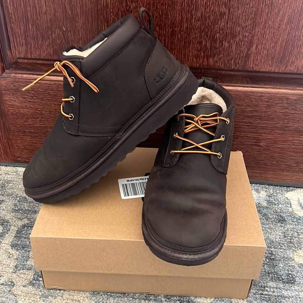 Authentic Mens Chocolate colorUGGs. Very Good condition.